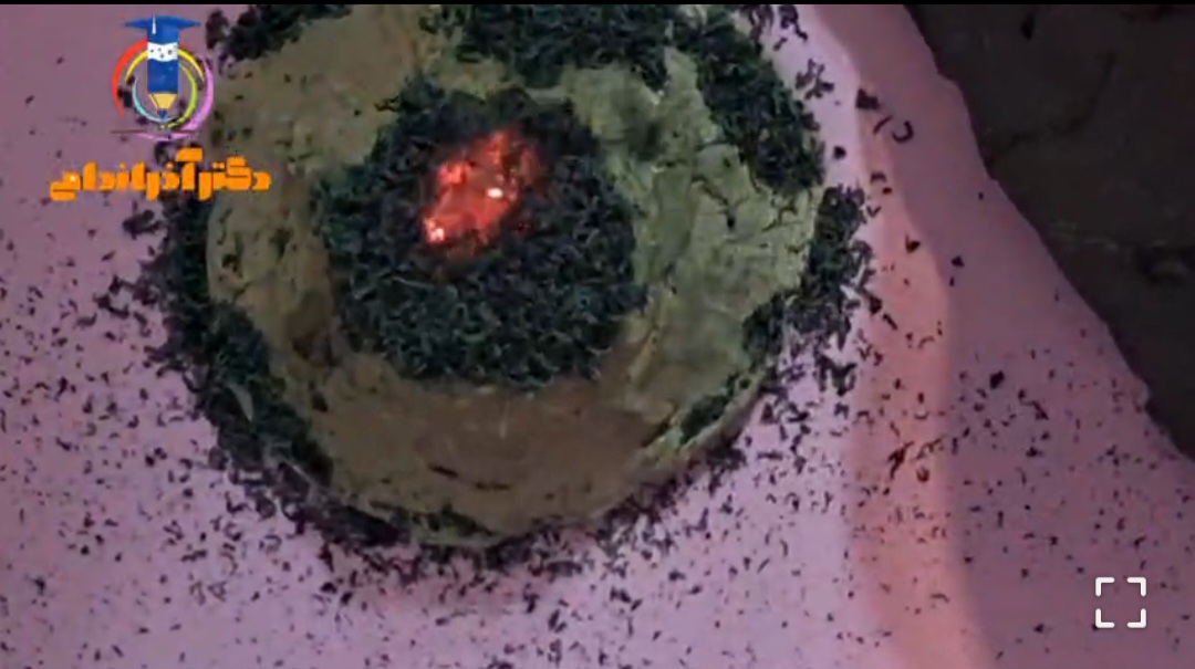 فوران آتشفشان با آمونیوم دی کرومات ششم بنفشه