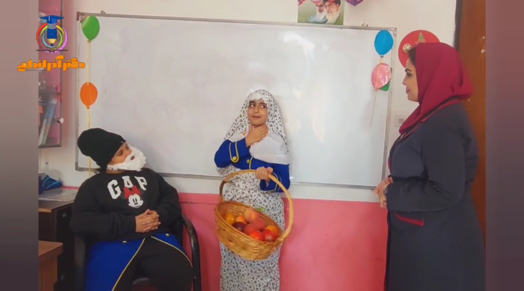 تلفیق هنر و ریاضی: آموزش حل مسئله  به روش نمادین، با استفاده  از اجرای نمایش